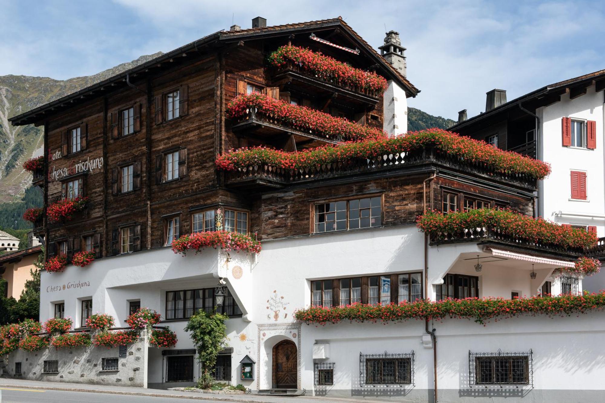 Hotel Chesa Grischuna Klosters Exteriör bild